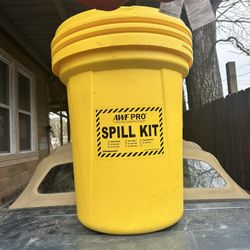 AWF PRO 20 Gal. Oil Only Spill Kit (55 Piece)