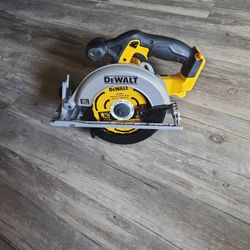 Dewalt 20v CIRCULAR SAW 6 1/2"