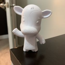 2019 Chick-fil-A Kids Meal Toy COW CREATIONS "Waving Cow” Used