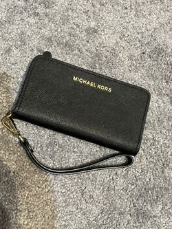MICHAEL KORS Saffiano Leather Wristlet