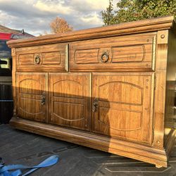 Ethan Allen buffet Table/credenza