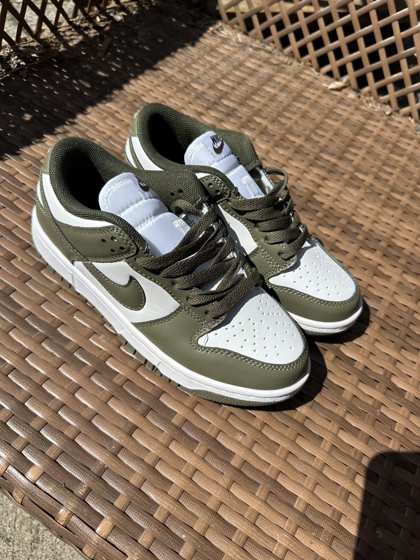 Nike Dunk Medium Olive W 6.5