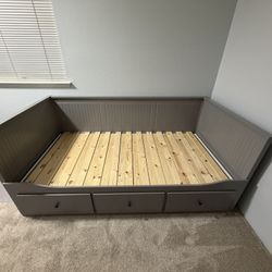 IKEA Hemnes Daybed with 3 Drawers – Gray – Excellent Condition