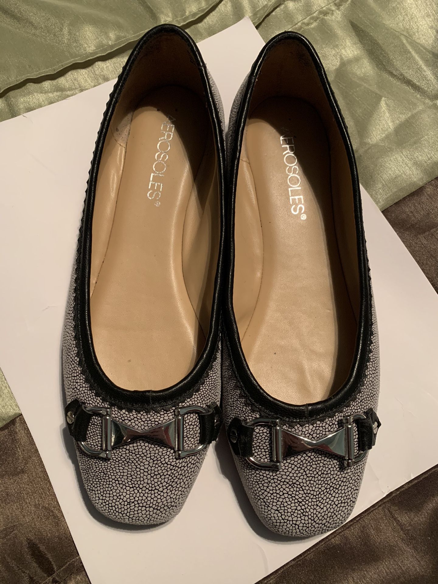 Aerosoles flats/shoes, grey snake skin 6.5