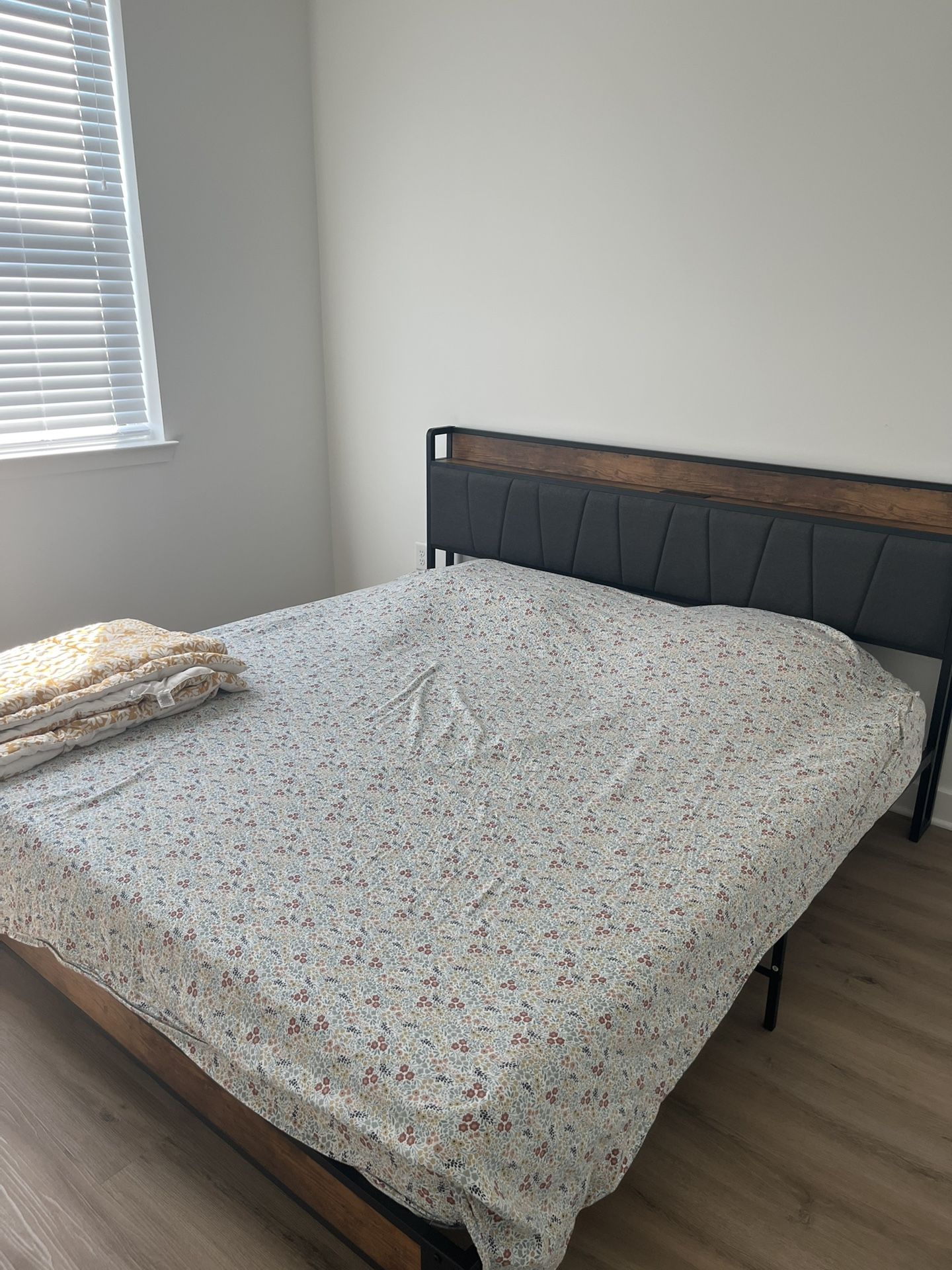Bed Frame With Matress