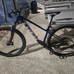 Trek Roscoe 8 29er Brand New Downhill Racing 
