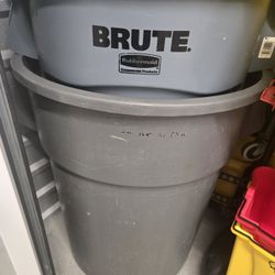 Commercial Mop Buckets and 55 Gallon Brutes