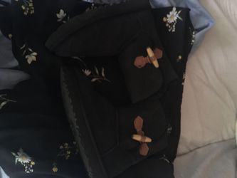 Brand new uggs size 6 selling 50.00
