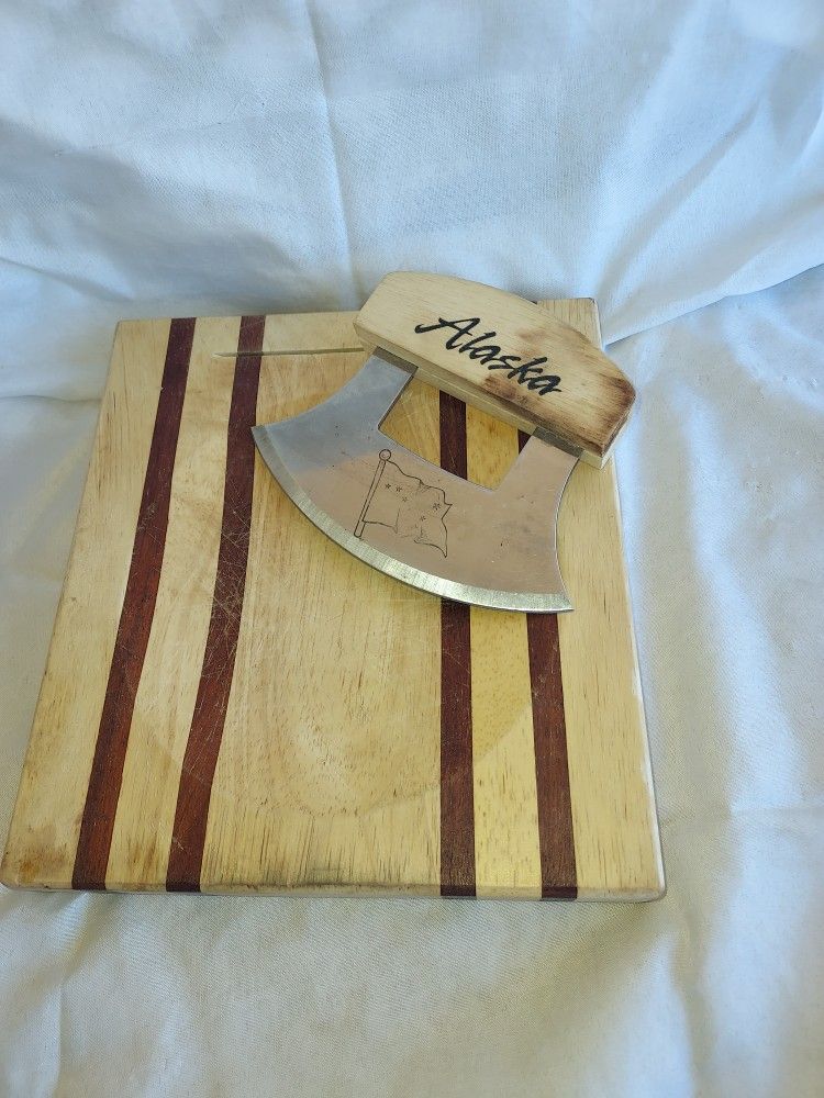 Ulu w/Cutting Board