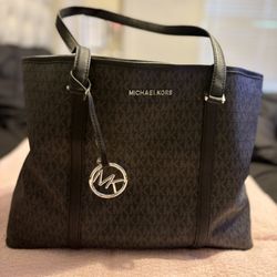 Michael Kors Large Tote