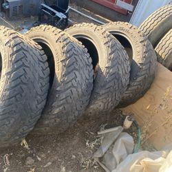 35X12.50R -22 LT  GRIPPER M/T Tire