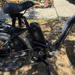 Rad Power Bikes - RadExpand 5 - Folding ebike w/ 45 miles max operating range & 20 mph max speed - One Size - Black 