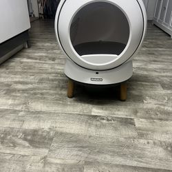 Pet safe Self Cleaning Litter Box
