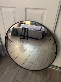 28” Modern Round Black Metal Wall Mirror | Excellent Condition