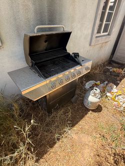 Gas Grill with Propane Tank