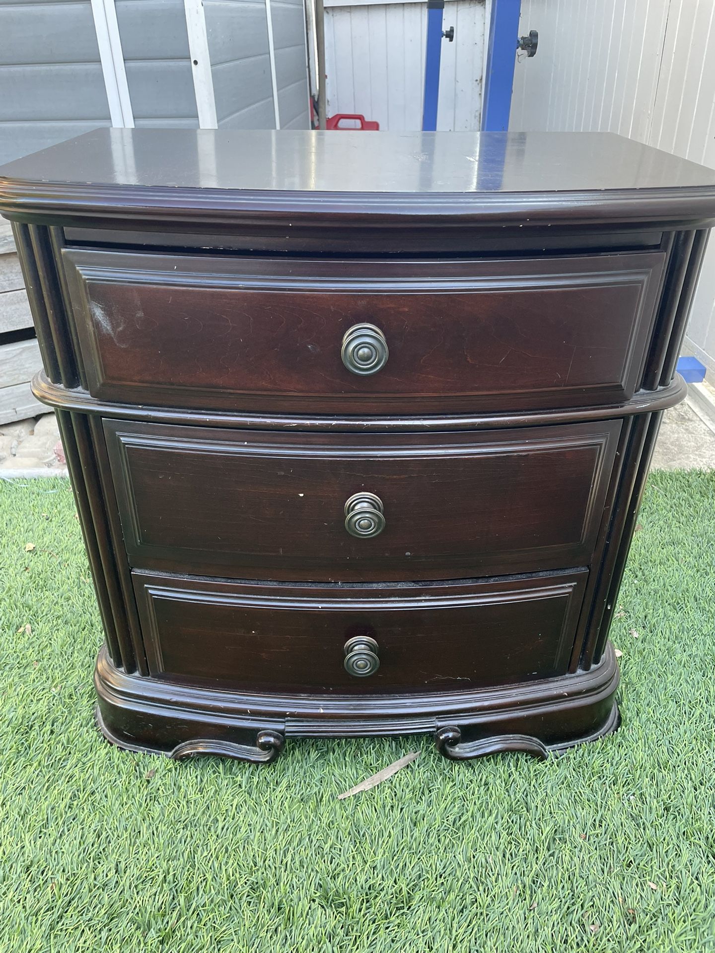 3 Drawer End Table 