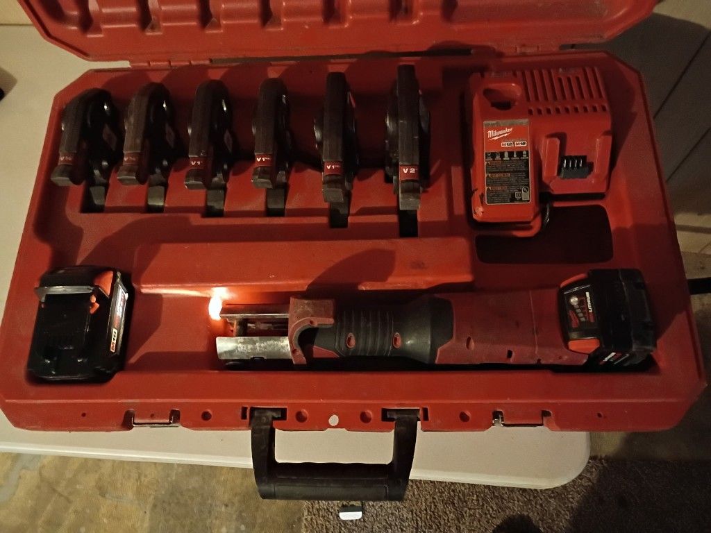 Milwaukee Propress M18 1/2"-2"