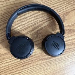 JBL TUNE 760NC