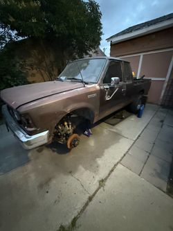 1984 Nissan 720 King  Cab