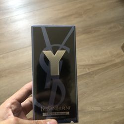 Ysl Colonge Throw Offers 