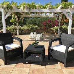 Patio Furniture/Muebles de patio