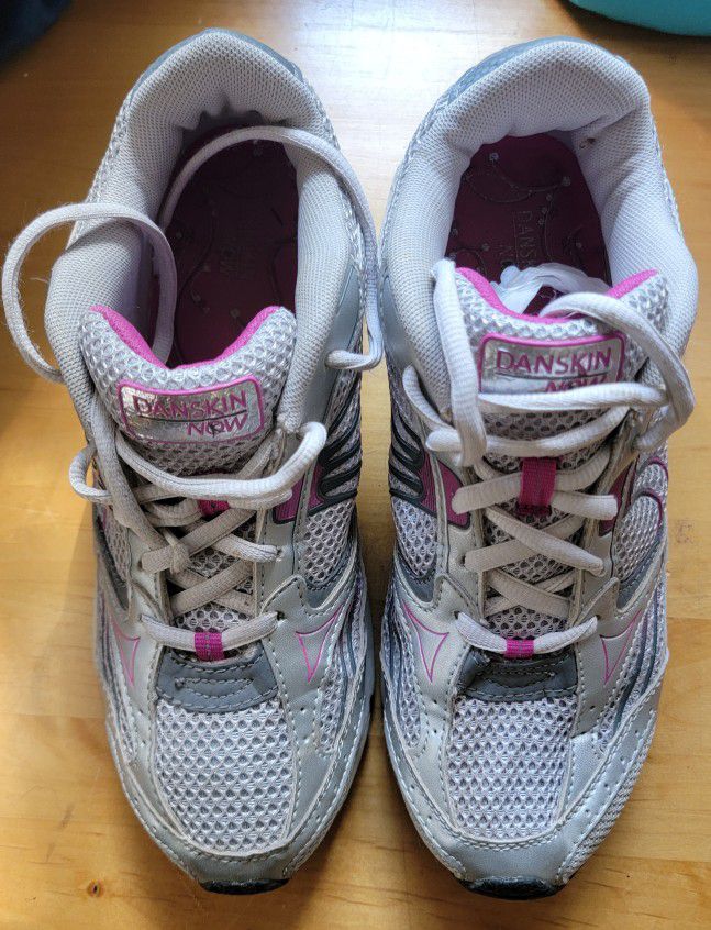 Danskin NOW WOMENS 8.5 Sneakers Gray Pink