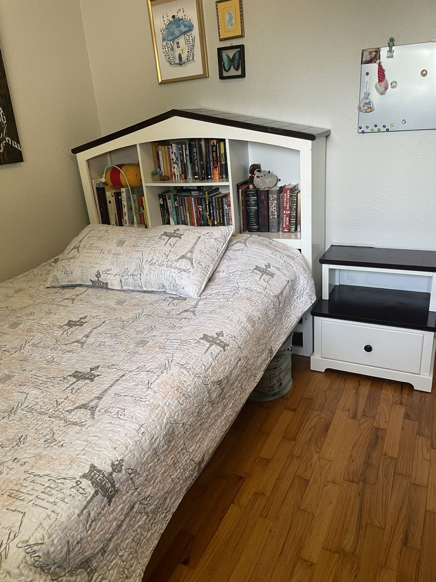 Full Bed/Double Bed & Nightstand 