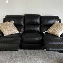 Black Leather Power Reclining Sofa – Excellent Condition!