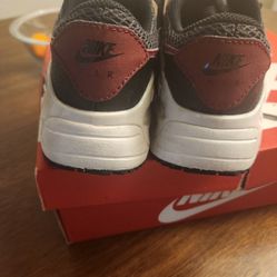 Boys Nike Shoes Size 3.5