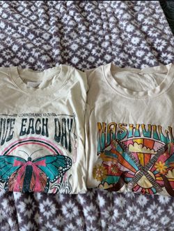 2 graphic tees xl