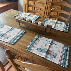 Dining Room Table And Chairs 