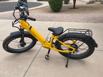 Pristine Velotric Nomad 1 E-Bike - ONLY 90 Miles + Accessories!