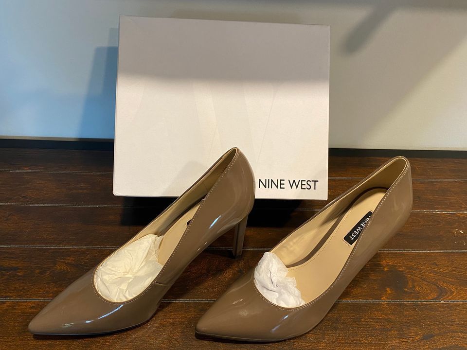 Nine West Tatiana Pointy Toe Pumps, Maple Patent - Size 9.5