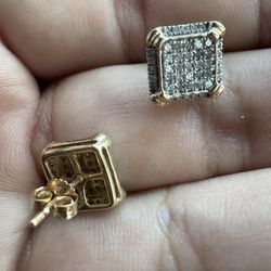 Natural Diamond Gold Earrings