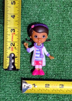 Disney Jr. Doc McStuffins Hospital Nurse Doctor Girl 3.5" w/Stethoscope Toy EUC