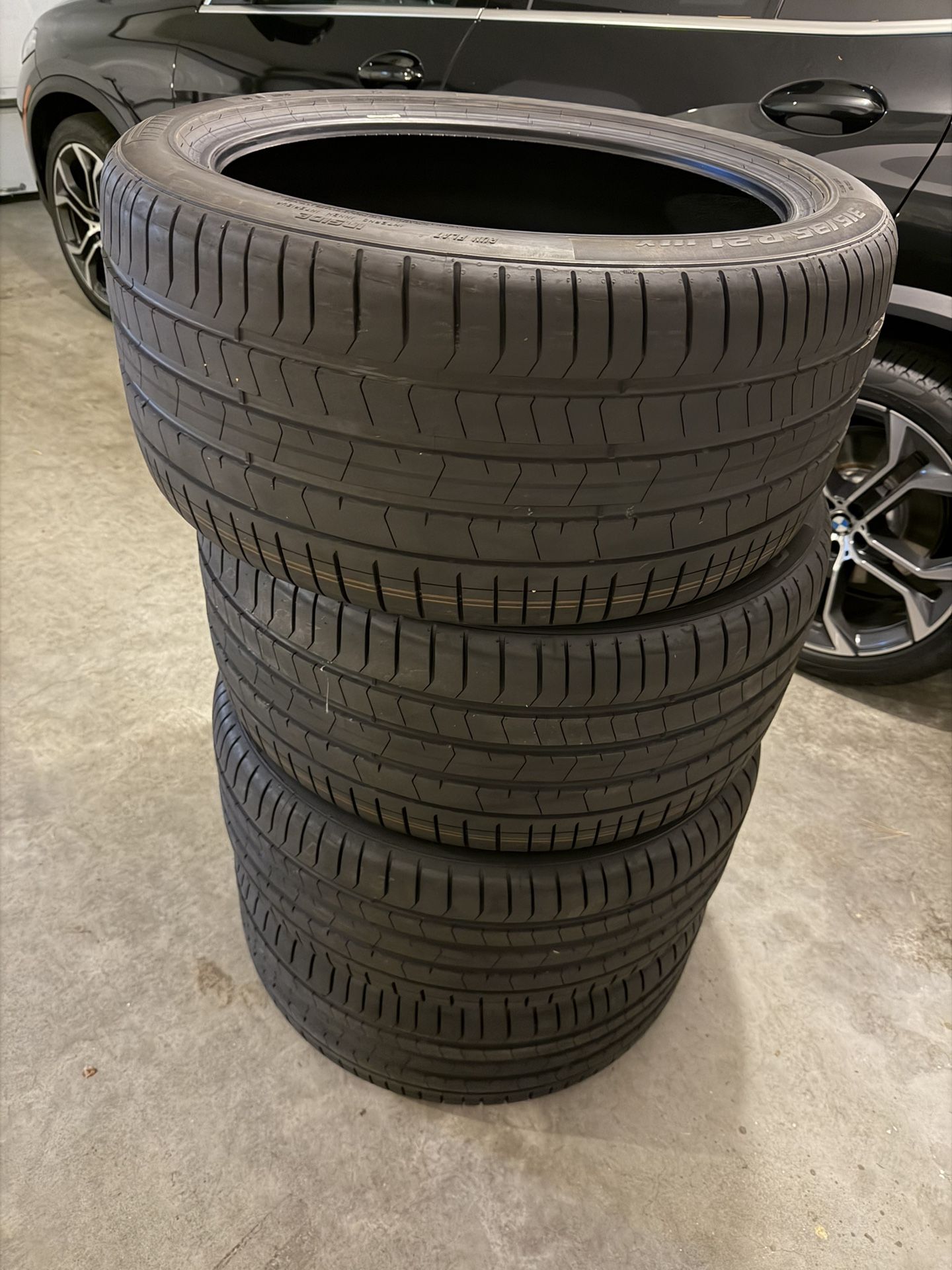 PIRELLI P ZERO RUN FLAT (PZ4) Tires 275/40R21 Star RSC BMW, Run Flat, Luxury