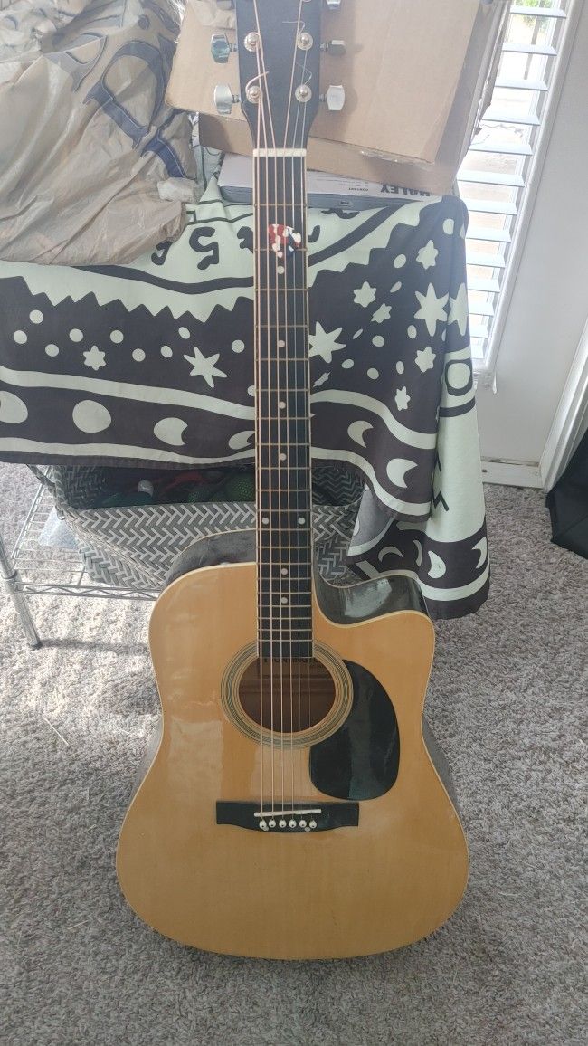 Huntington Guitar