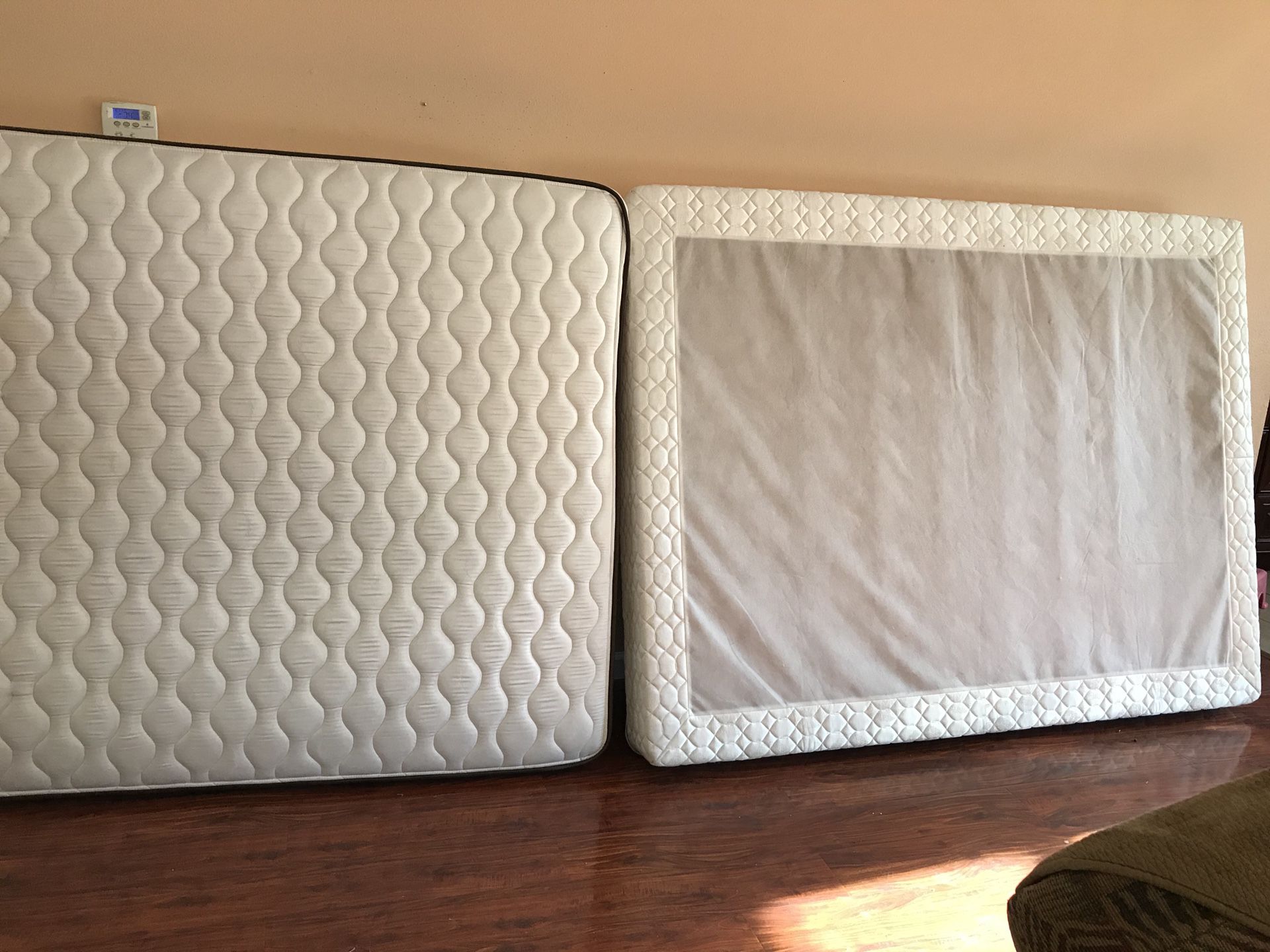 Queen size box spring mattress