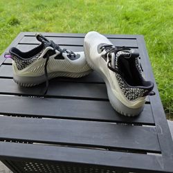 Alphabounce Women Shoes Size 8