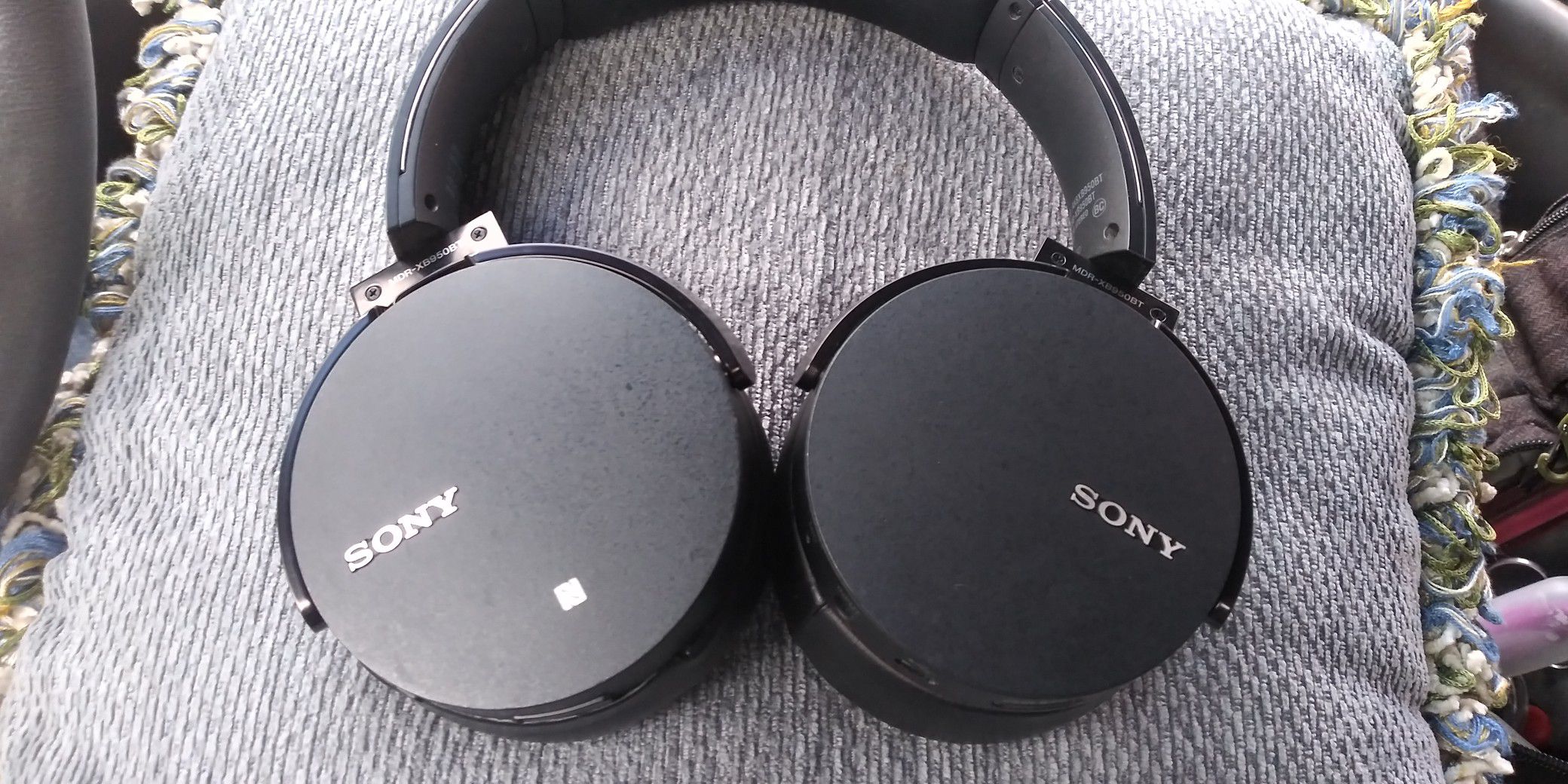 Sony headphones MDR-XB950BT