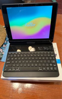 iPad 6 gen with hard case and keyboard