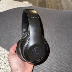 Beat Studio 3’s- Used but good condition. 