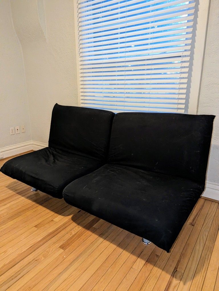 Black Futon Couch / Fold-Down Guest Bed – Solid, Comfy, Versatile