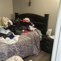 King Size Bedroom Set $1 Bo