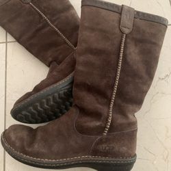 Brown Suede Ugg Boots with Shearling Lining 