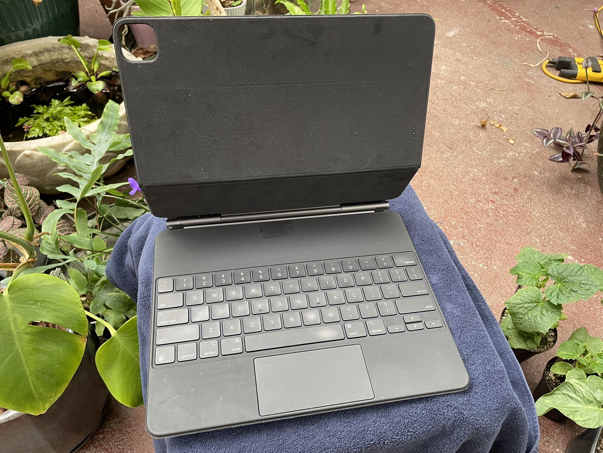 Apple Magic Keyboard For IPad Pro 12.9 And IPad Air 13