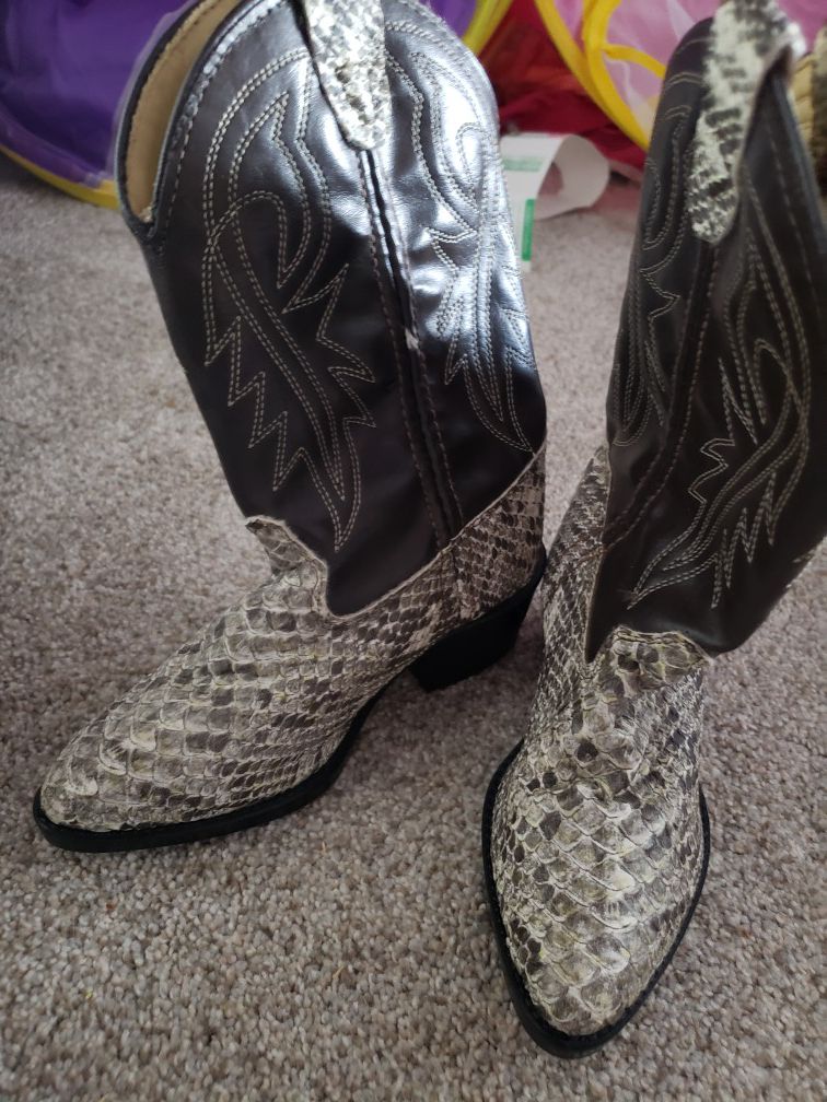 Girls size 9 Cowboy /Cowgirl Boots