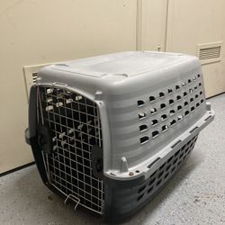 Petmate- Cage for animals (cats, dogs).
