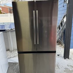 Samsung Refrigerator 36 X 28 X 69 New One Receipt For 90 Days Warranty 