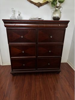 Dresser